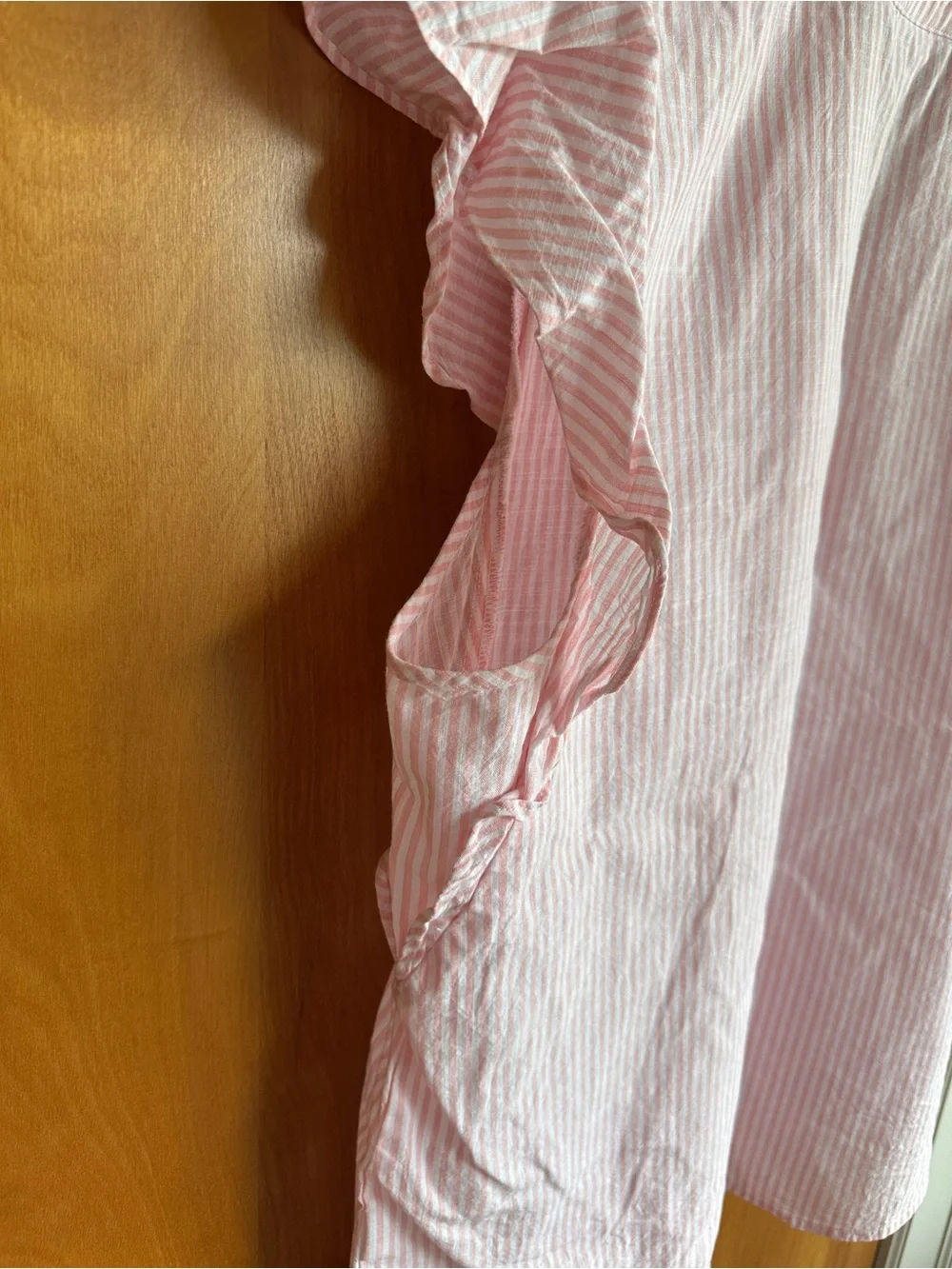 Liz Claiborne Pink and White Striped Flutter Sleeve V-Neck Blouse - Picture 4 of 6
